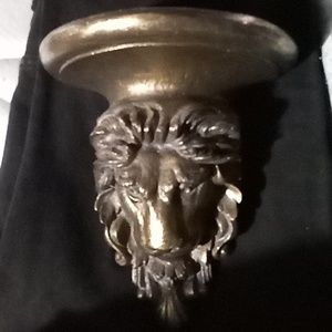 Lion shelf